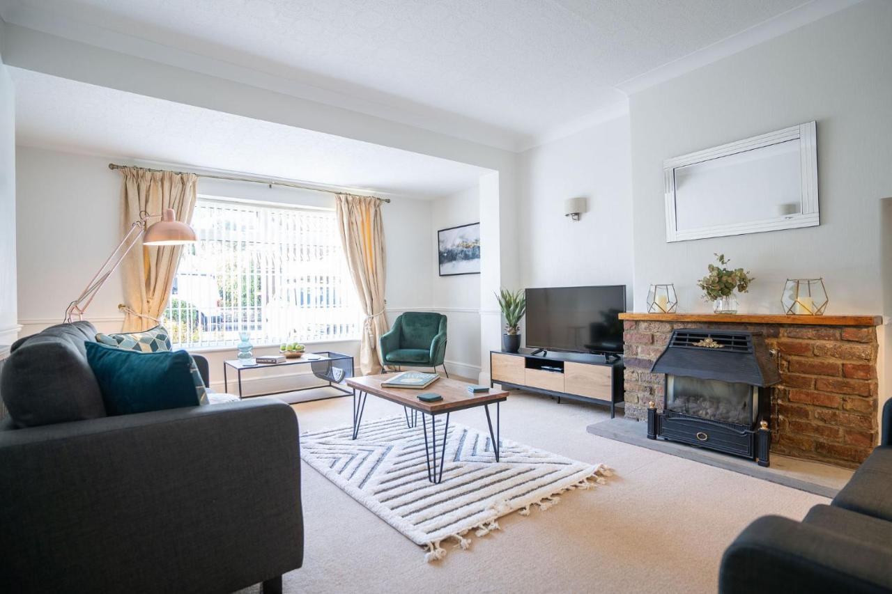 Beautiful Detached Home In Quaint Village Setting Wetherby Exterior foto